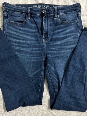 American Eagle Outfitters Women's Skinny Jeans in Dark Indigo Wash